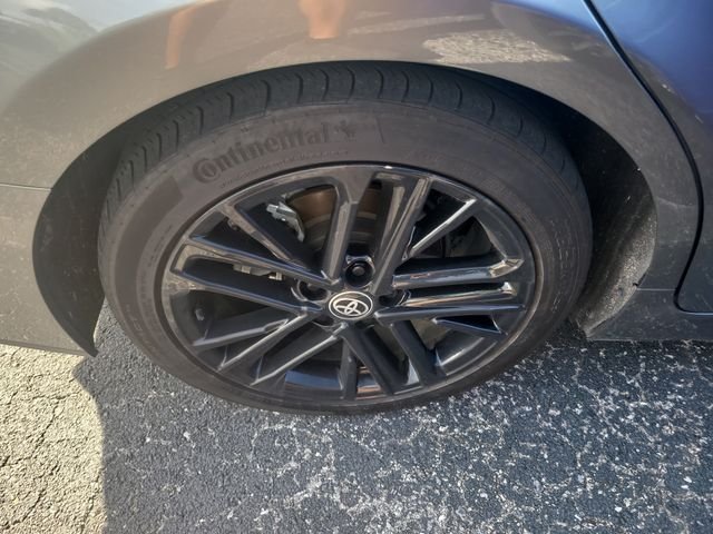 Used 2025  Toyota SE image 5