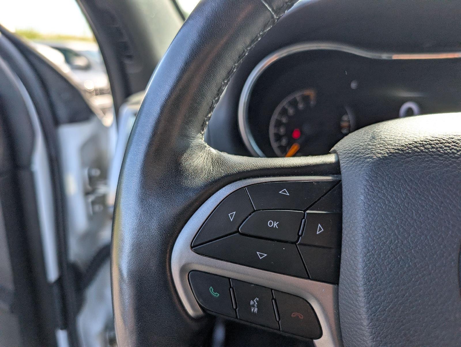 Used 2019 Bright White Clearcoat Jeep Laredo E image 12