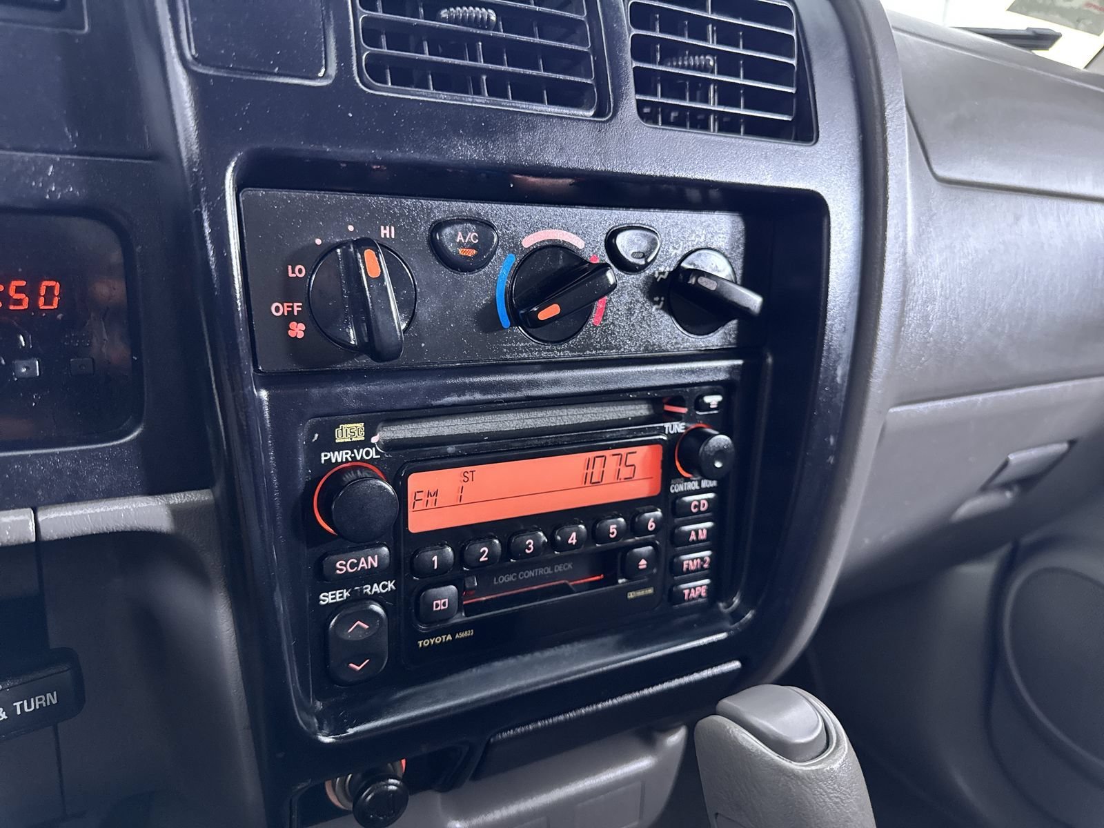 Used 2002 Green Toyota  image 17