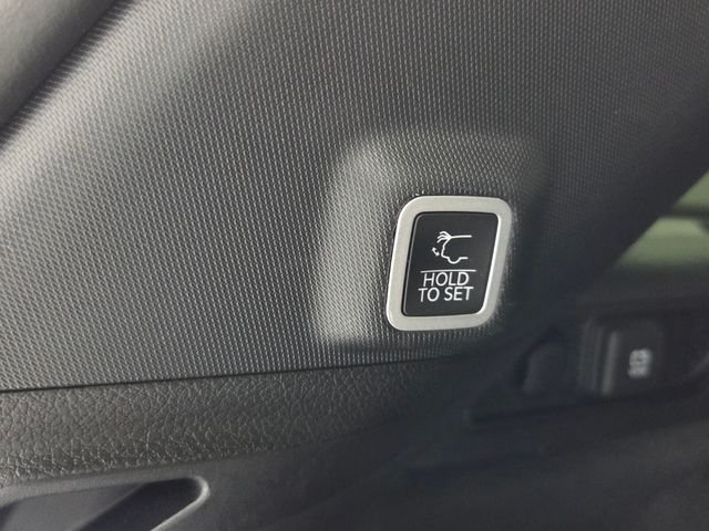Used 2023 Red Jeep Summit Reserve image 13