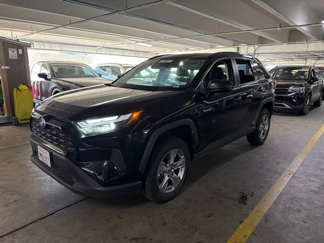 Used 2024  Toyota LE image 2