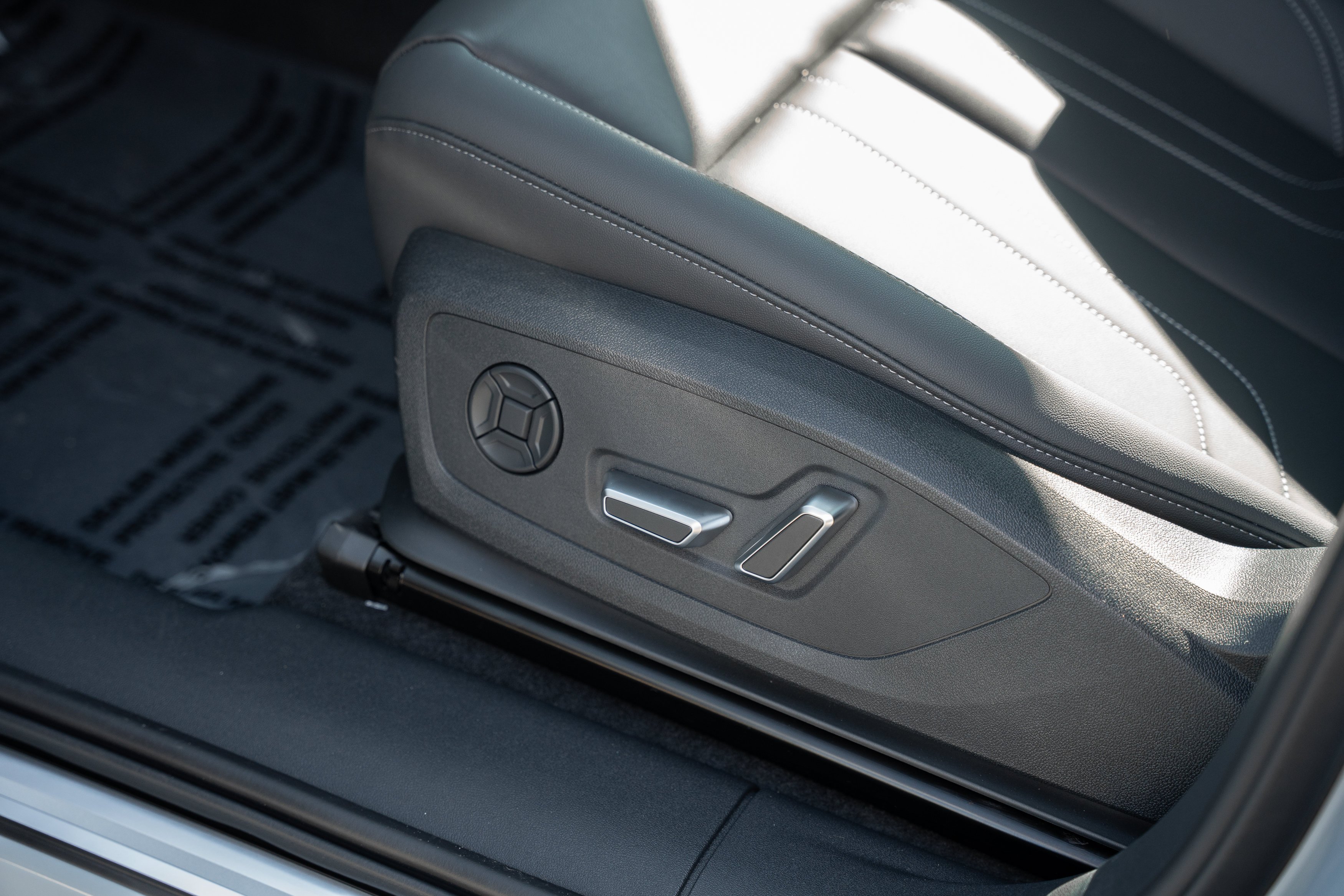 New 2026 Arrow Audi S line image 18