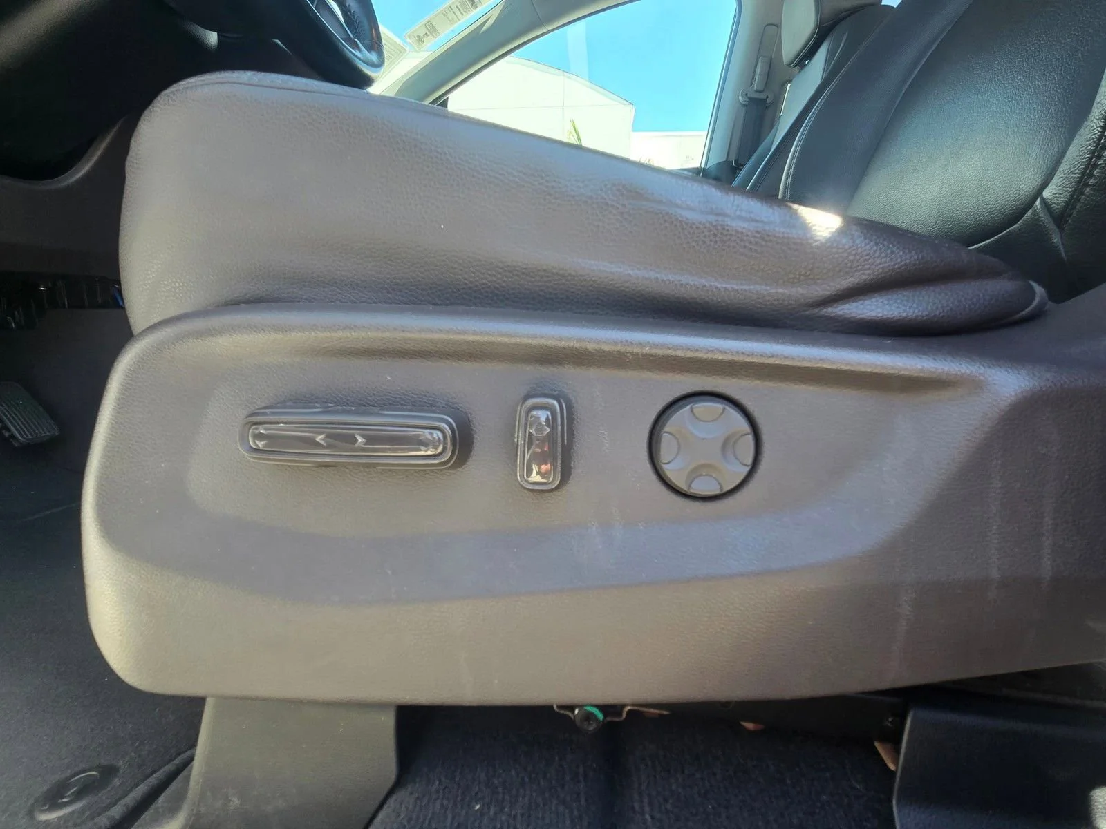 Used 2020 White Honda EX-L image 12