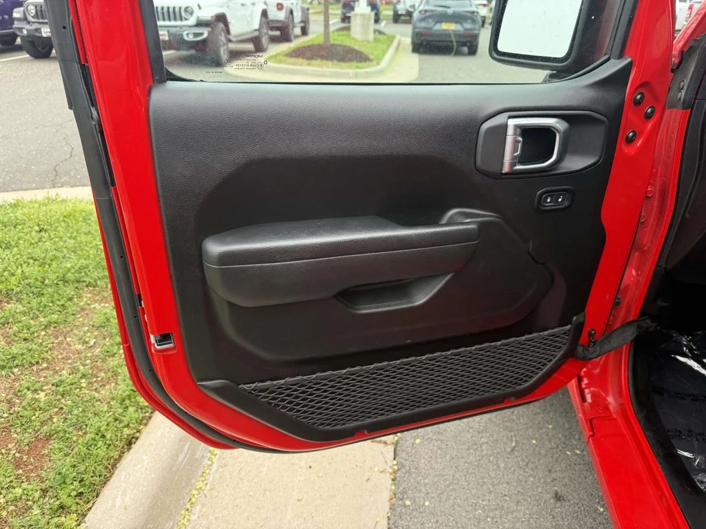 Used 2025 Red Jeep Sport image 32
