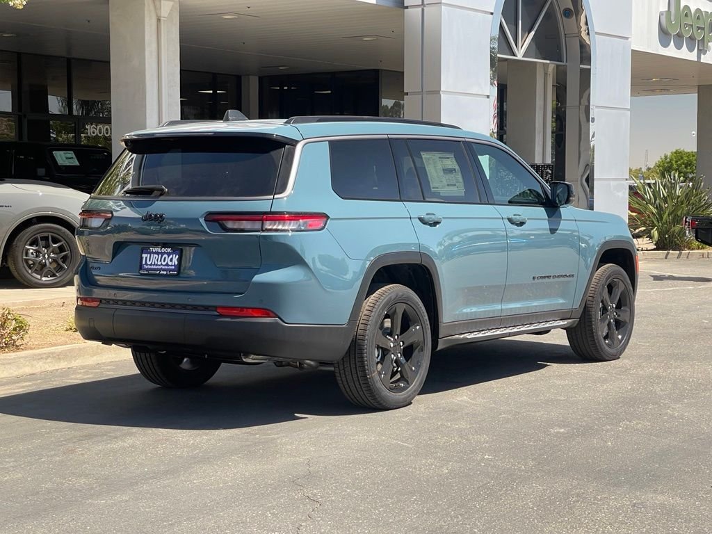 New 2026 Steel Blue Exterior Paint Jeep Limited image 4