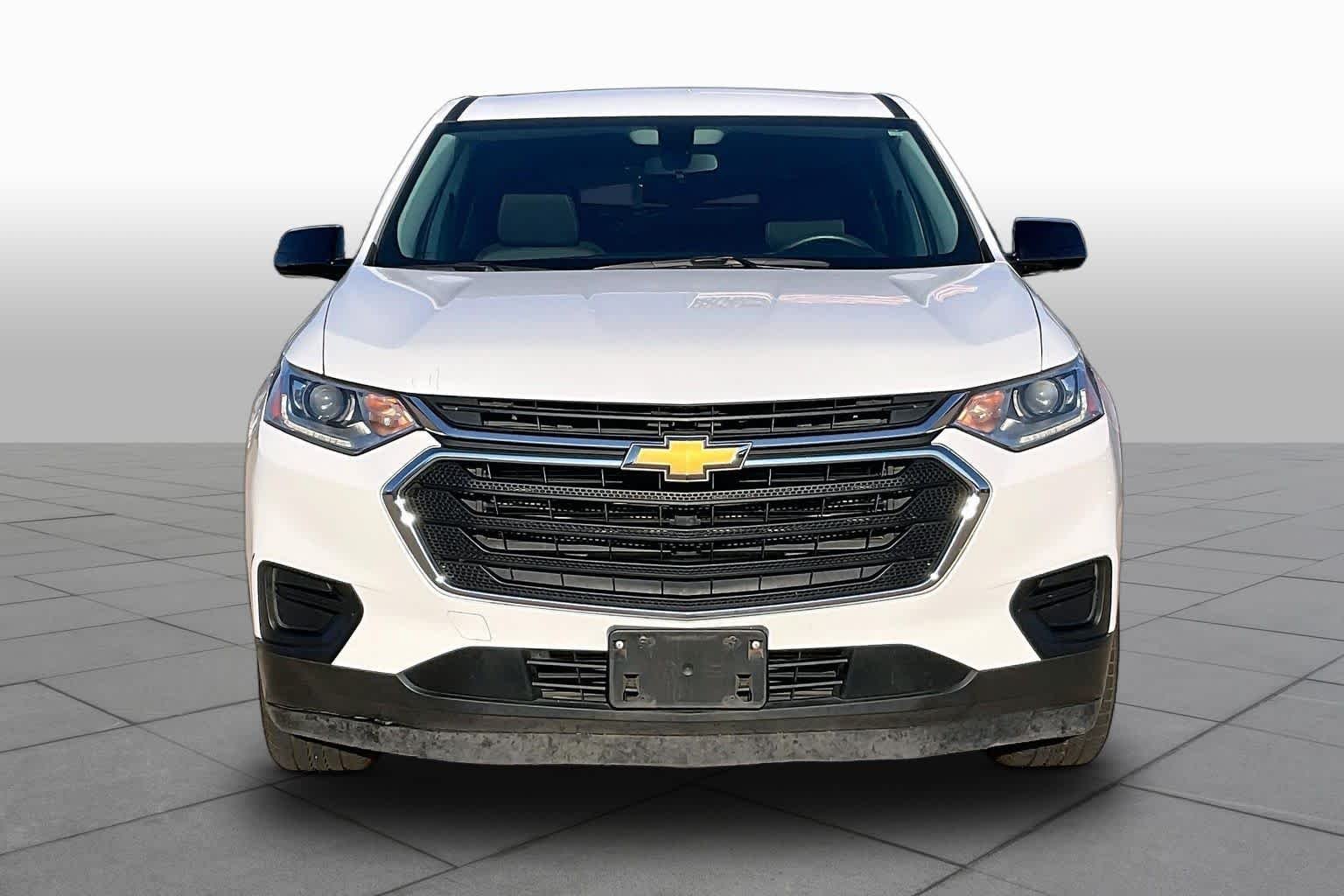 Used 2019 Summit White Chevrolet LS image 3