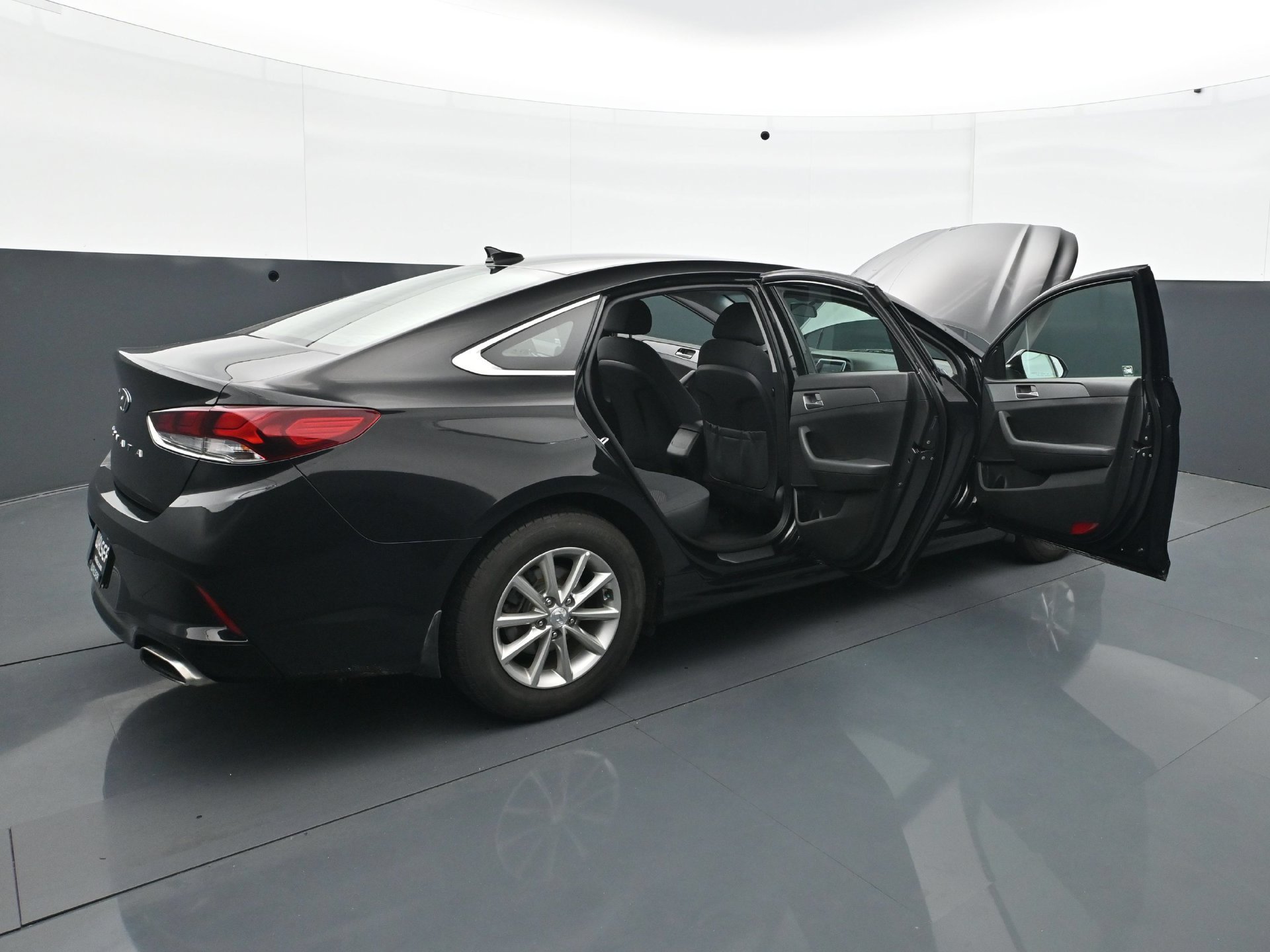 Used 2019 Phantom Black Hyundai SE 2.4L image 31