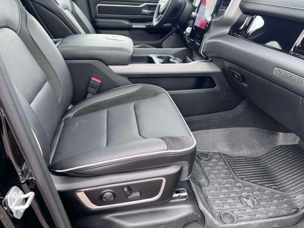 Used 2025 Diamond Black Crystal Pearlcoat Ram Laramie image 24