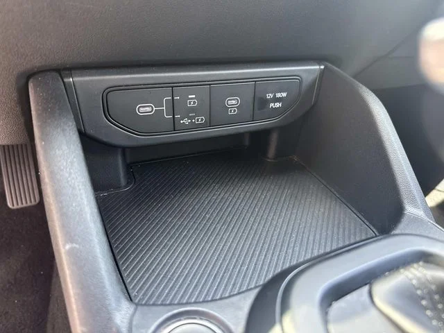 Certified Used 2025 Snow White Pearl Kia LXS image 42