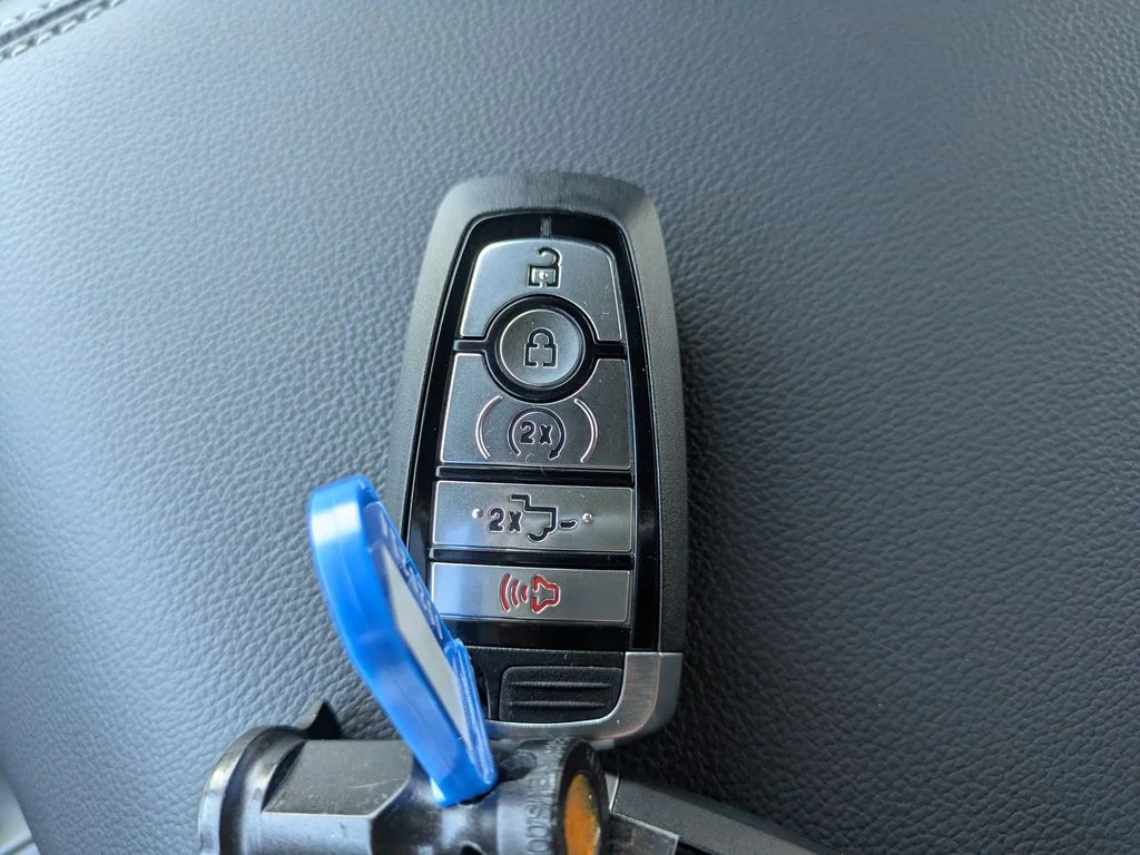 New 2026 Oxford White Ford XLT image 33