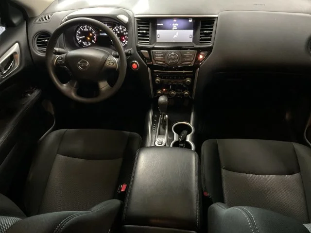 Used 2020 Gray Nissan S image 6