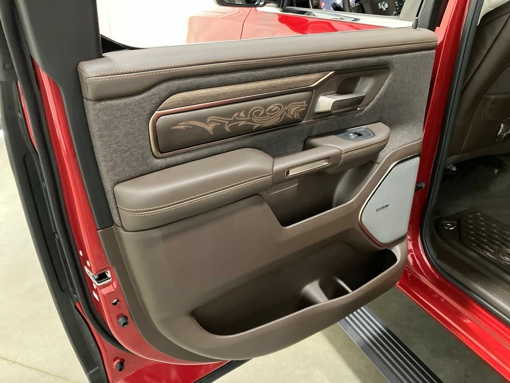New 2026 Molten Red Pearl-Coat Exterior Paint RAM Longhorn image 18