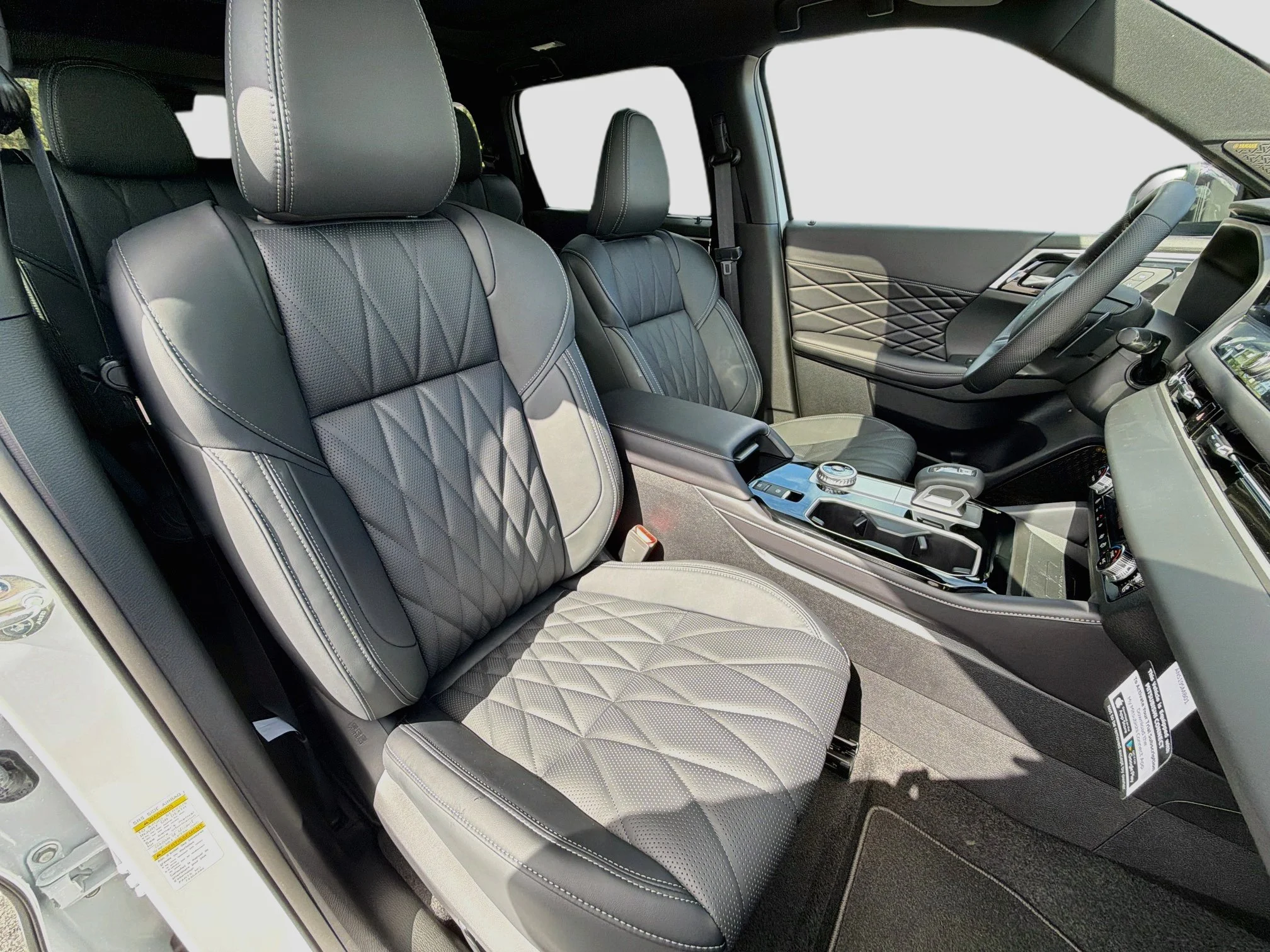 New 2026 White Diamond/Black Roof Mitsubishi BLACK EDITION 2WD image 29