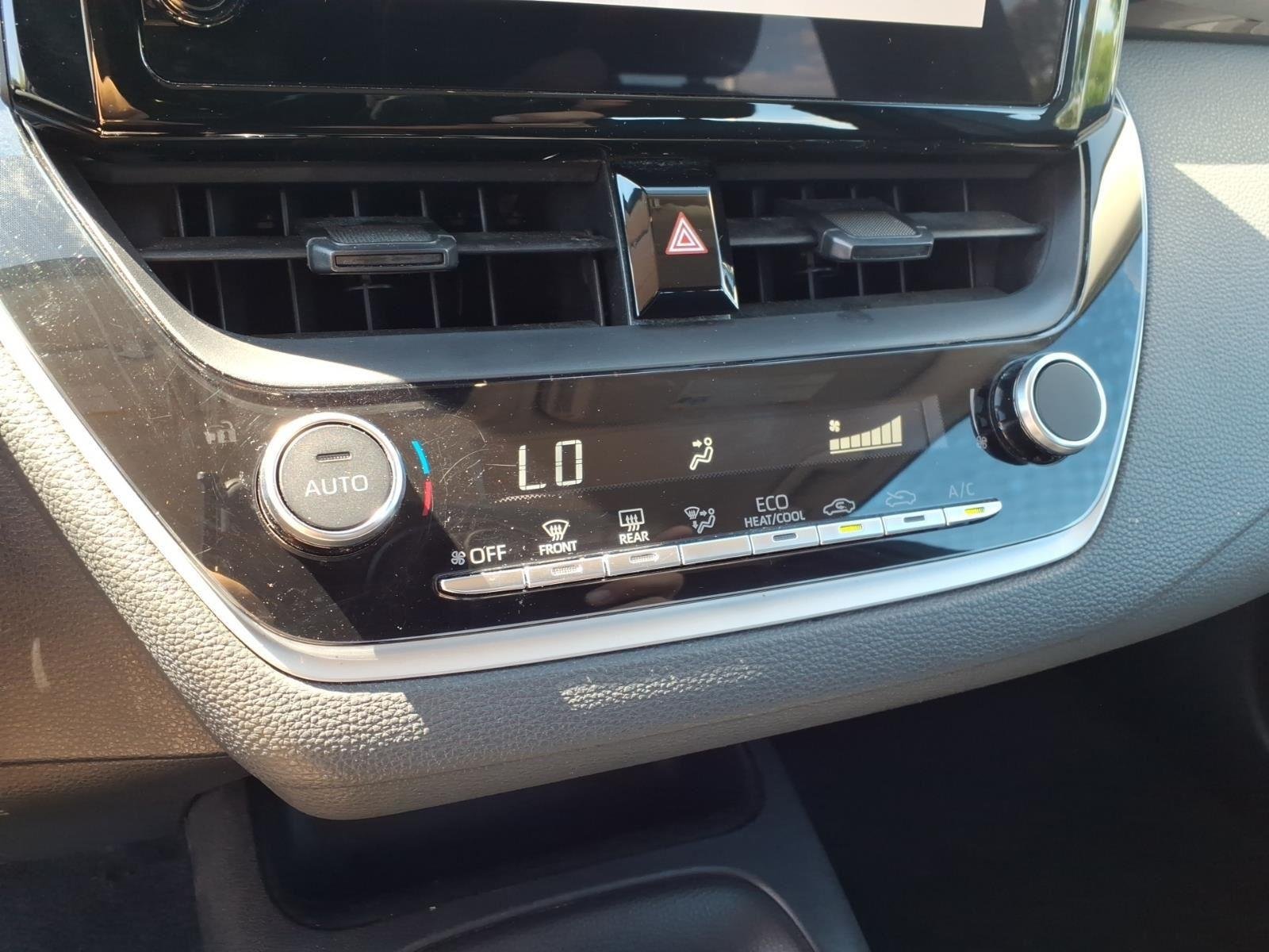 Used 2024  Toyota LE image 22
