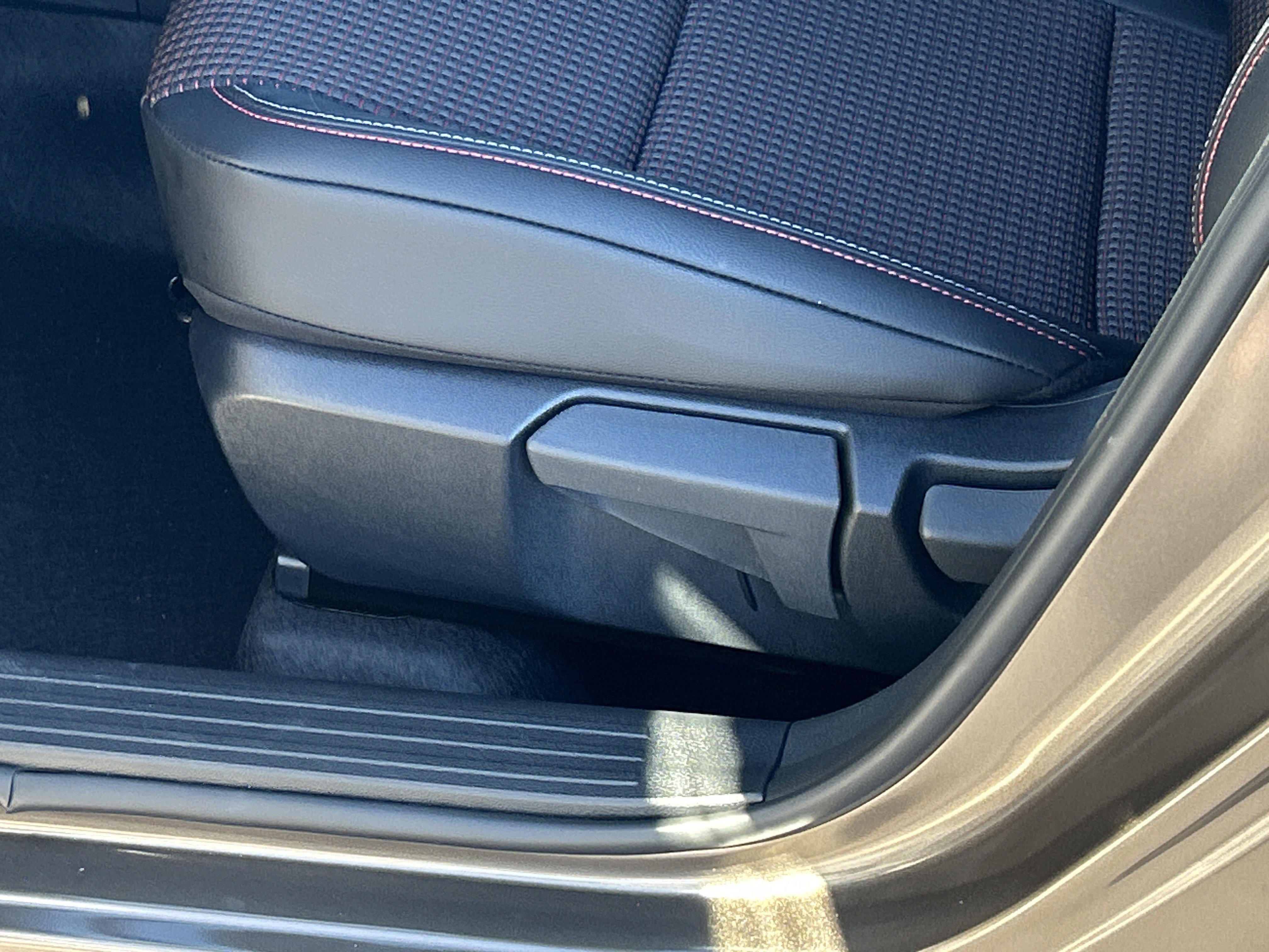 2026 Nissan KICKS SR - Photo 19