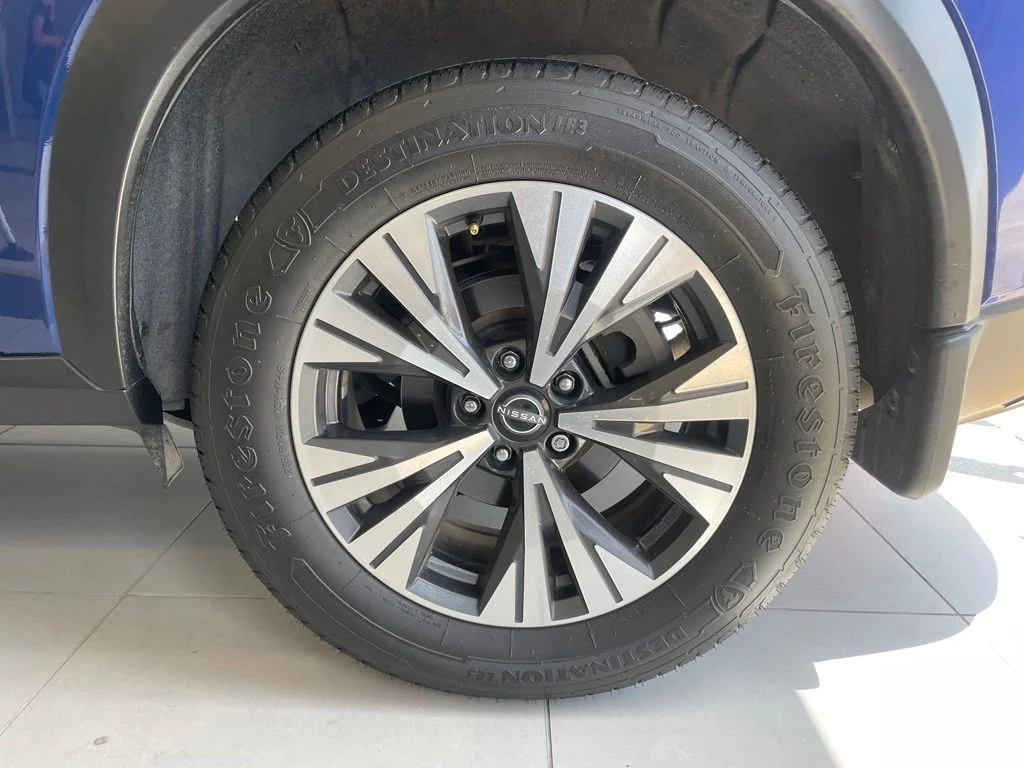 Used 2023 Blue Nissan SV image 16