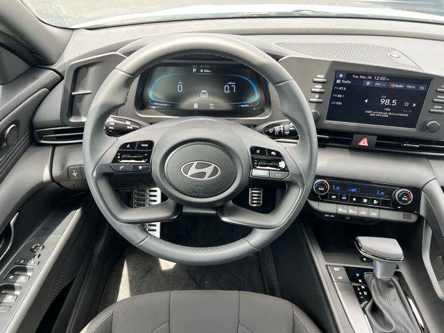New 2026 White Hyundai SEL Sport image 8