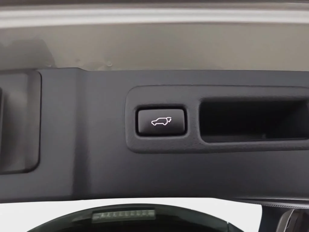 Used 2017 Silver Lexus 200t image 16