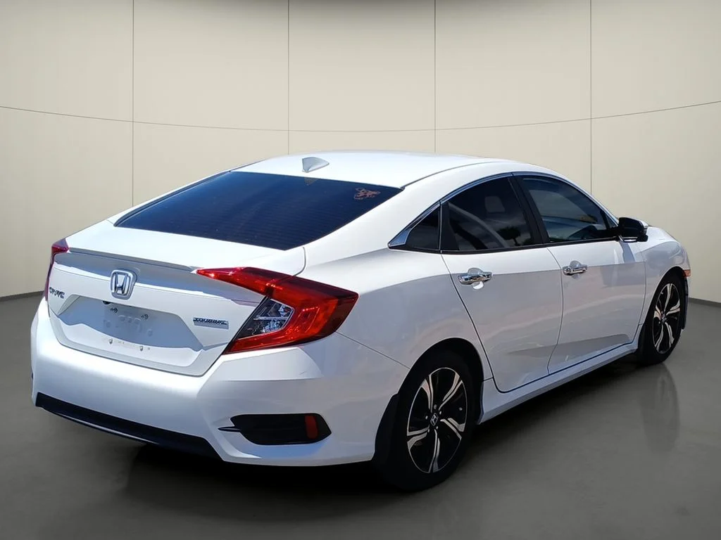 Used 2017 White Orchid Pearl Honda Touring image 7