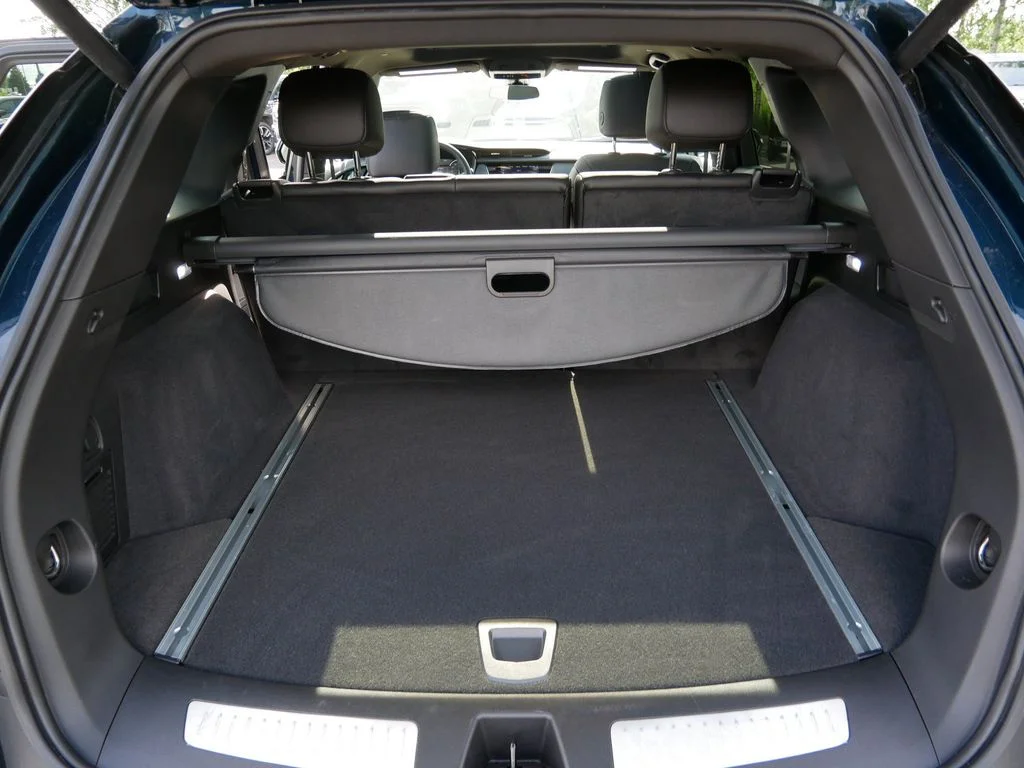 Used 2025 Green Cadillac Premium Luxury image 11