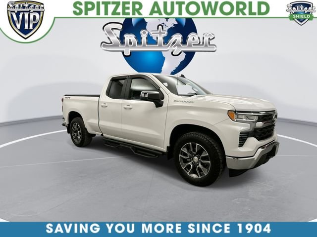 Used 2025 White Chevrolet LT image 3