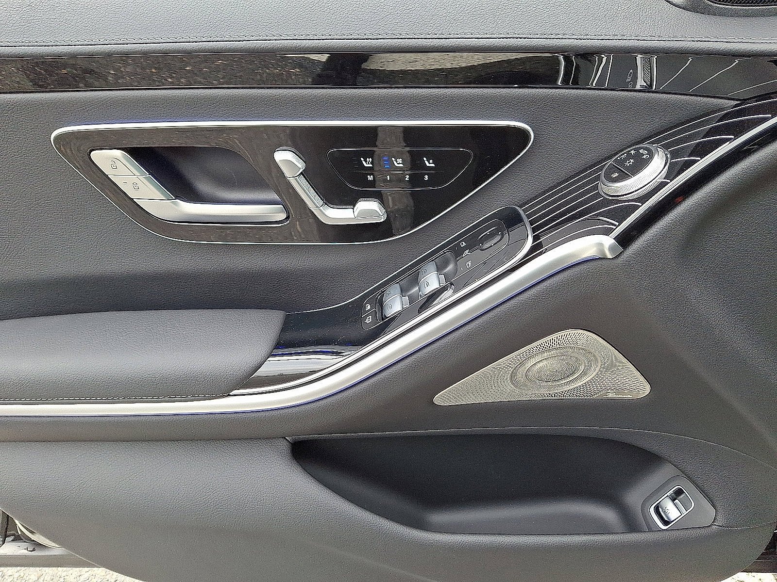 Used 2026 Obsidian Black Metallic   197 Mercedes-Benz S 500 image 7