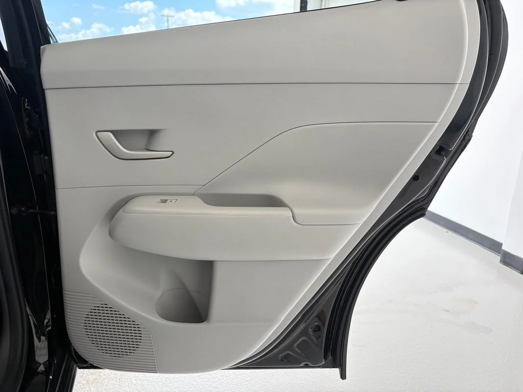 Used 2024 Black Hyundai SEL image 29