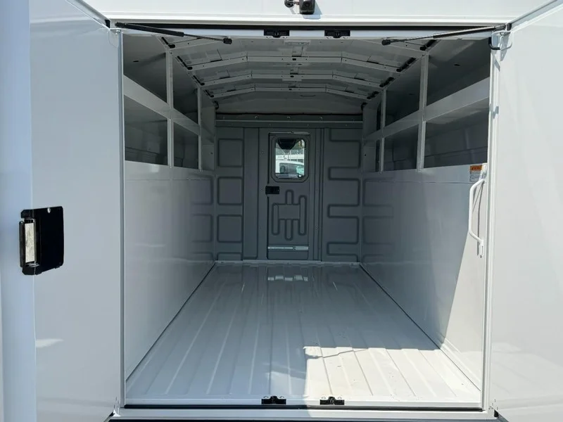 New 2026 Oxford White Ford T-350 RWD SRW 138" WB 9500 GVWR image 5
