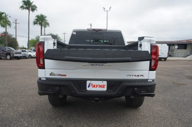 Used 2024 WHITE GMC AT4X image 9