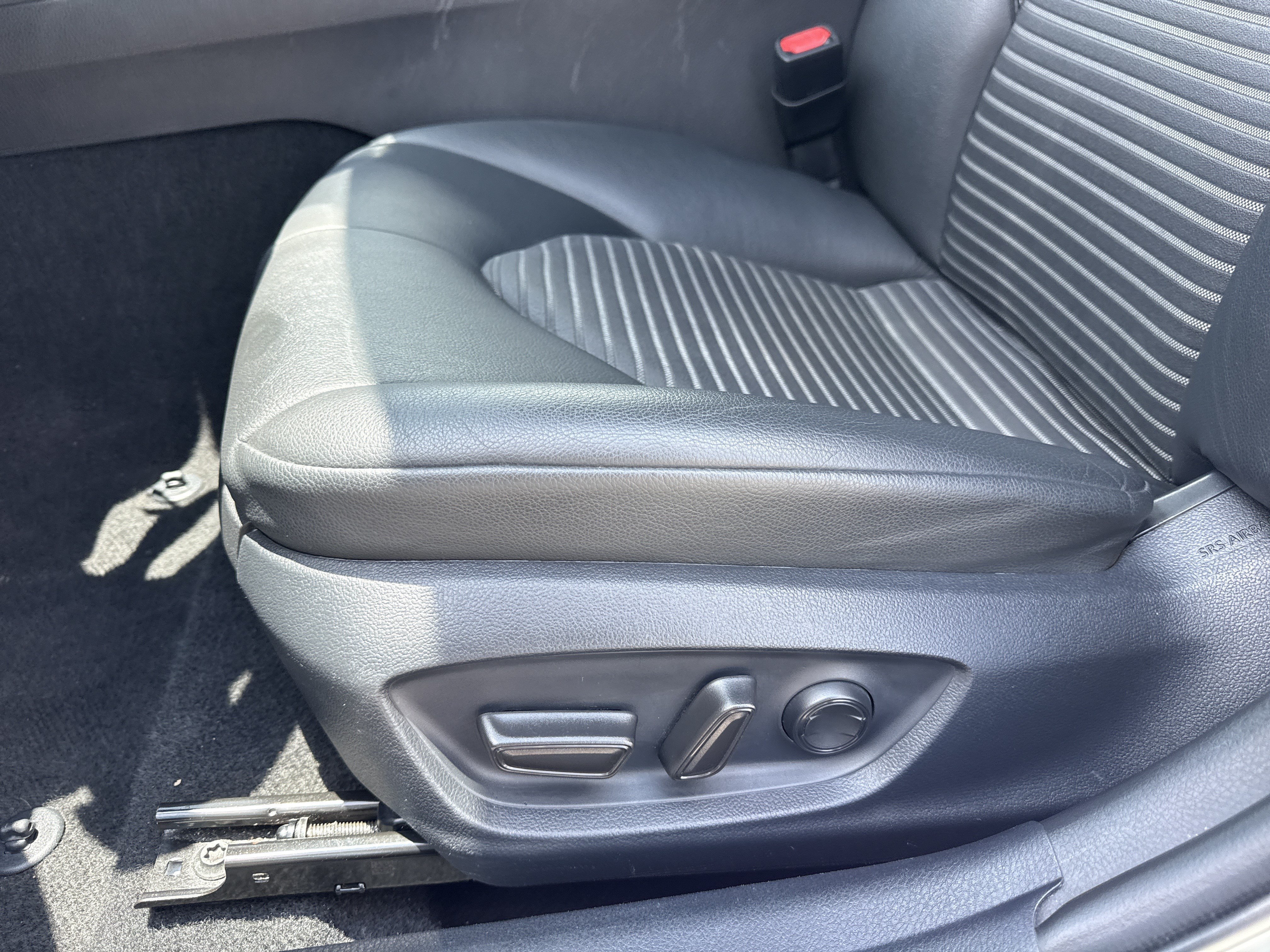 Used 2024 Ice Cap Toyota SE image 12