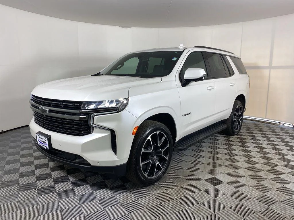 Used 2022 Pearl Chevrolet RST image 14