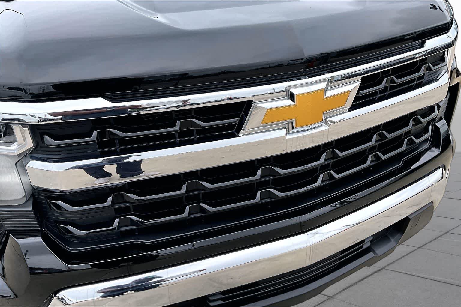 Used 2025 Black Chevrolet LT image 30