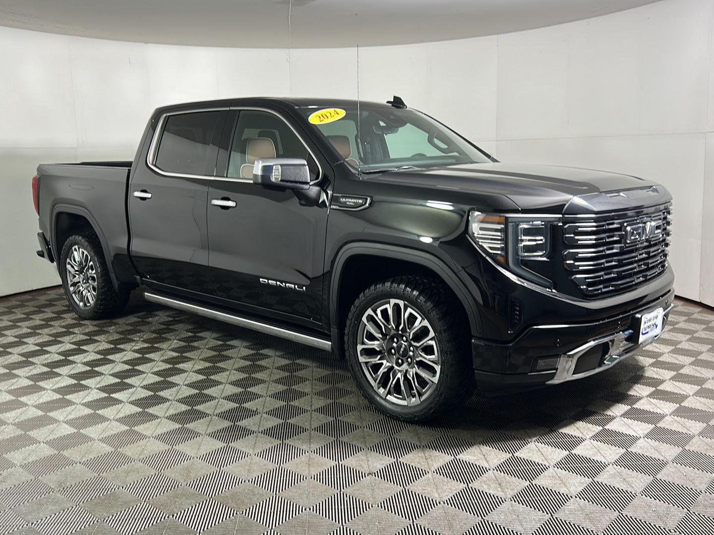 Used 2024 Onyx Black GMC Denali Ultimate image 5