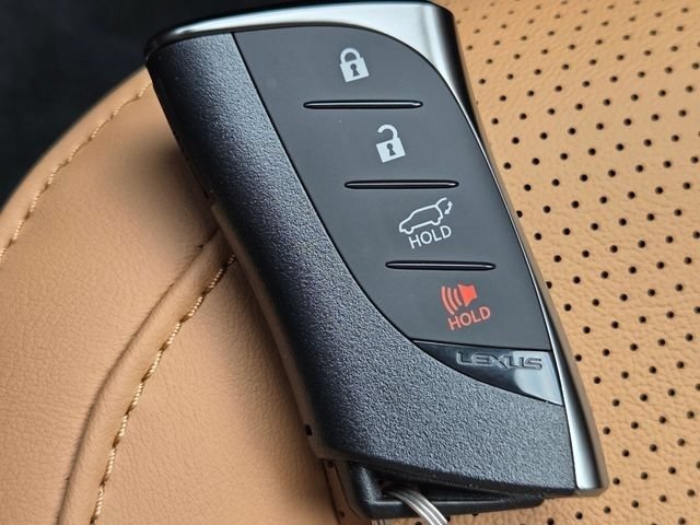 New 2026 Iridium Lexus PREMIUM PLUS image 33
