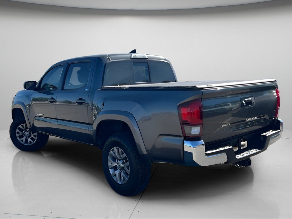 Used 2018 Magnetic Gray Metallic Toyota SR5 image 10