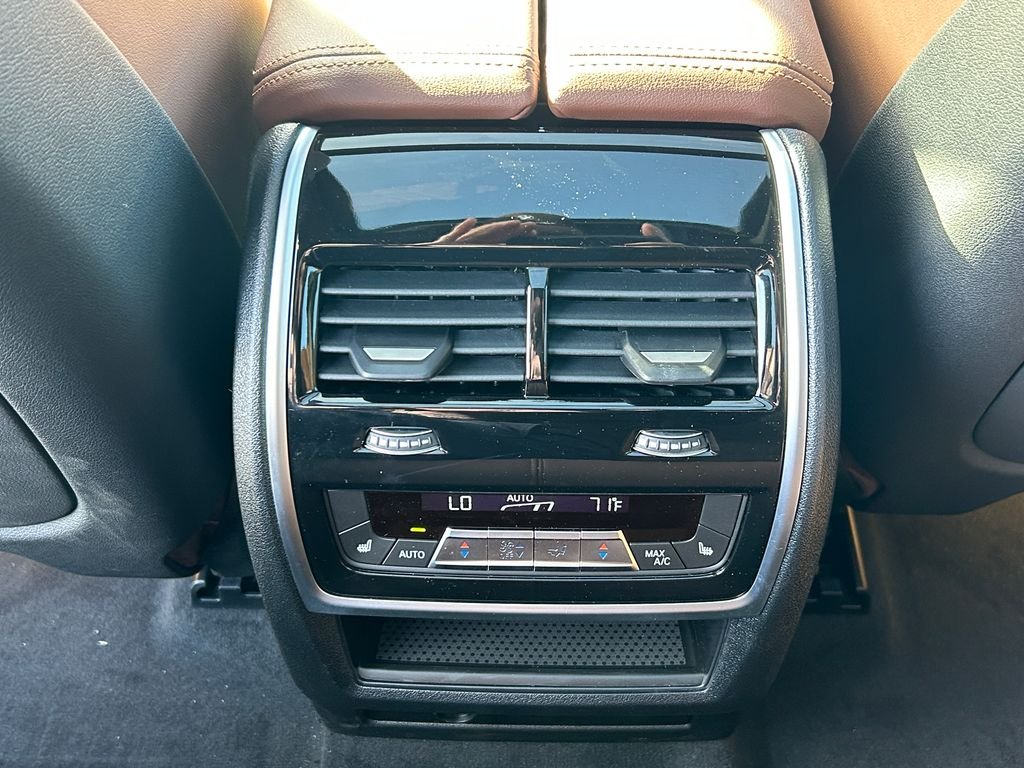 New 2026 Black Sapphire Metallic BMW xDrive40i image 33