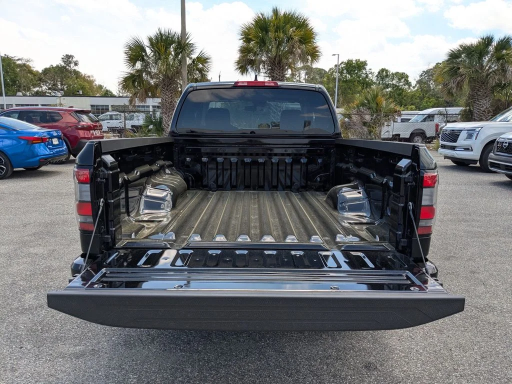 2025 Nissan Frontier SV - Photo 13