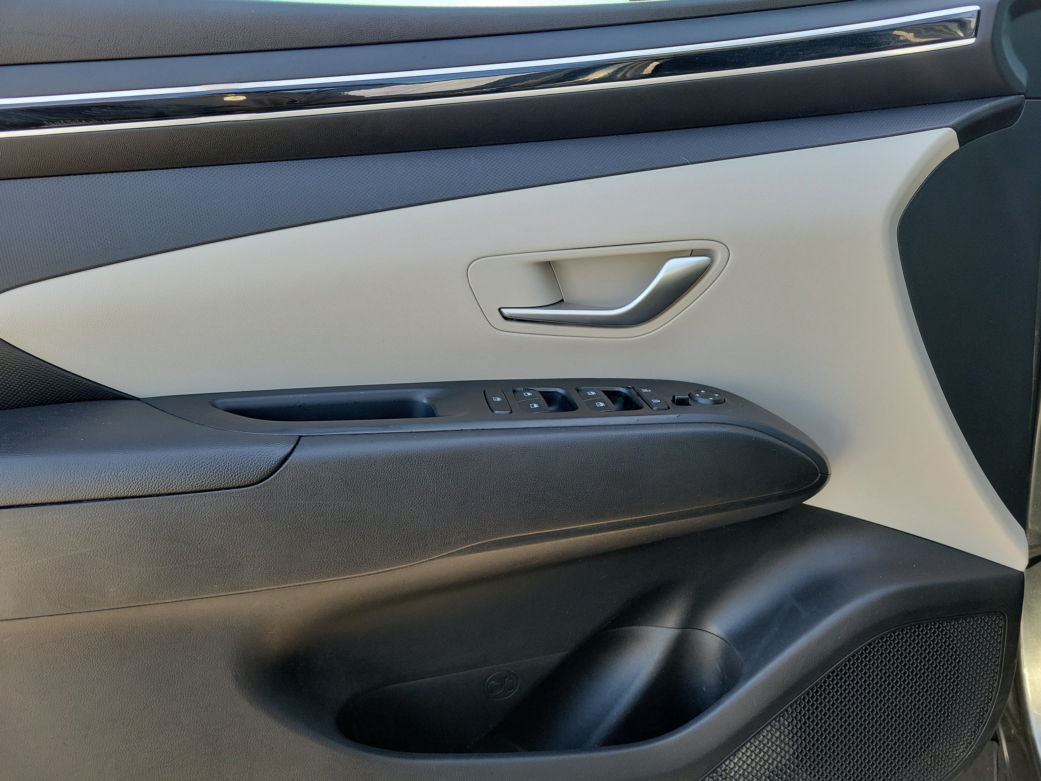 Used 2022 Amazon Gray Hyundai SEL image 10