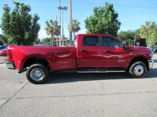 New 2026 Molten Red Pearl-Coat Exterior Paint RAM Big Horn image 2