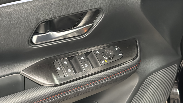 Used 2025 Super Black Nissan SR image 21