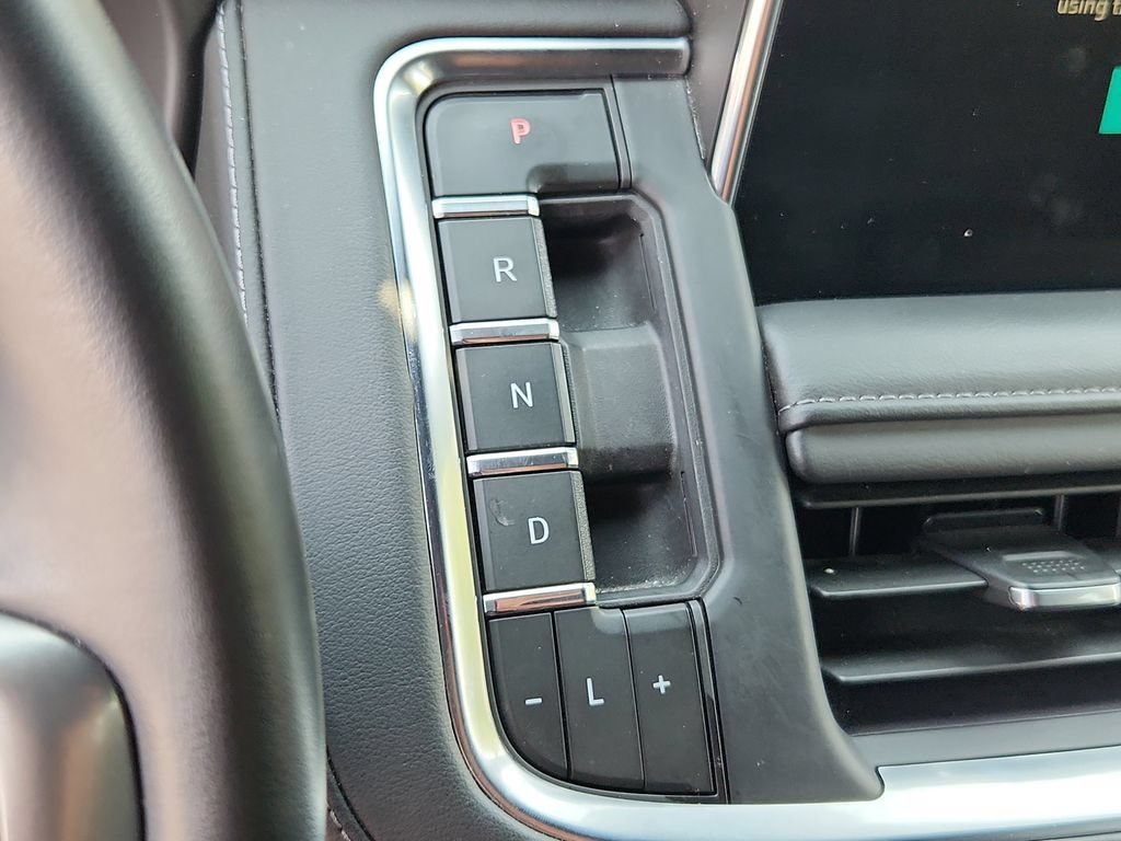 2023 Chevrolet Suburban Z71 - Photo 18