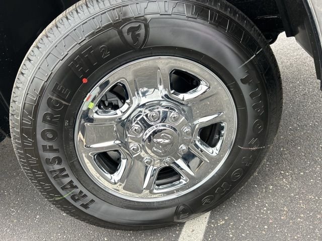 New 2026 Granite Crystal Metallic Clearcoat RAM Tradesman image 10