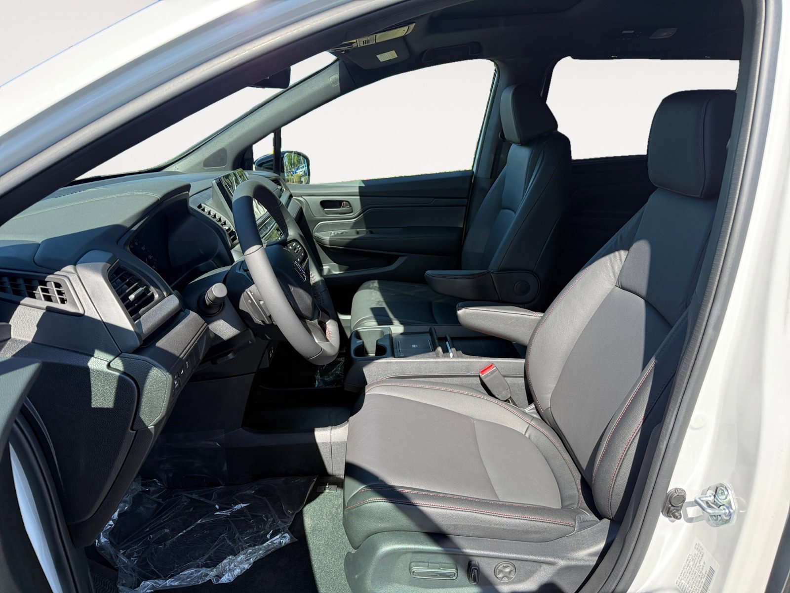 New 2026 Platinum White Pearl Honda Sport-L image 10