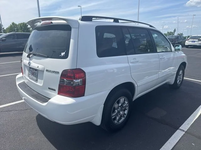 Used 2005  Toyota V6 image 4