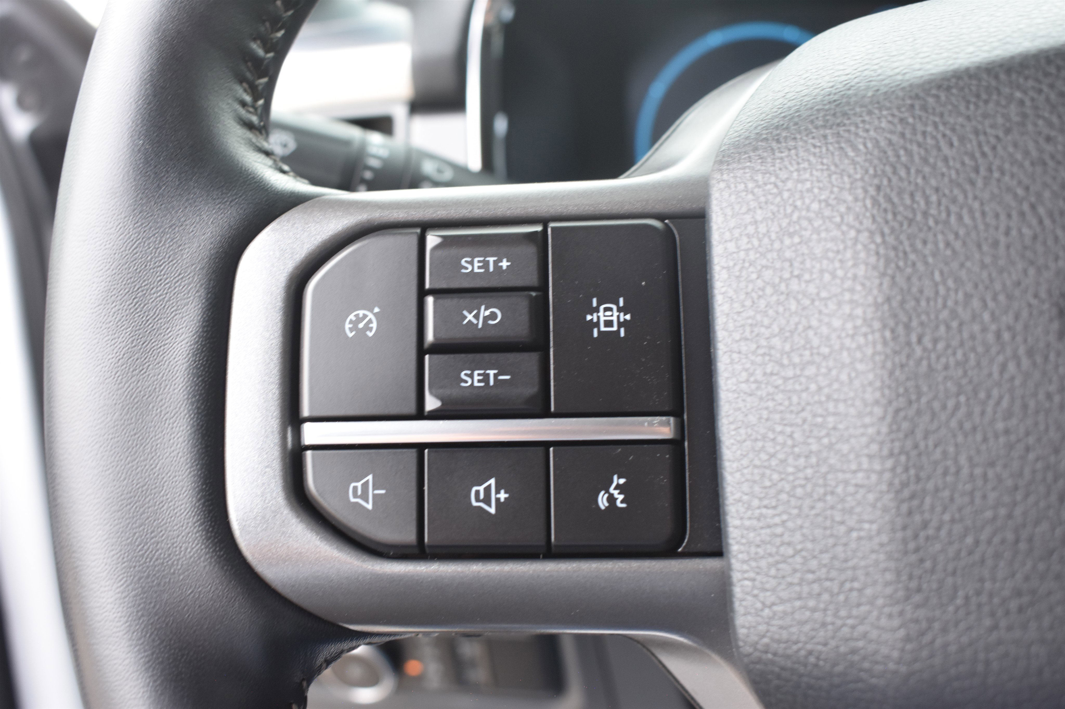 Used 2022  Ford LARIAT image 19
