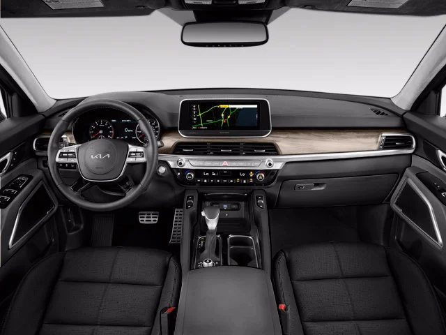 Used 2022 Dark Moss Kia SX image 3