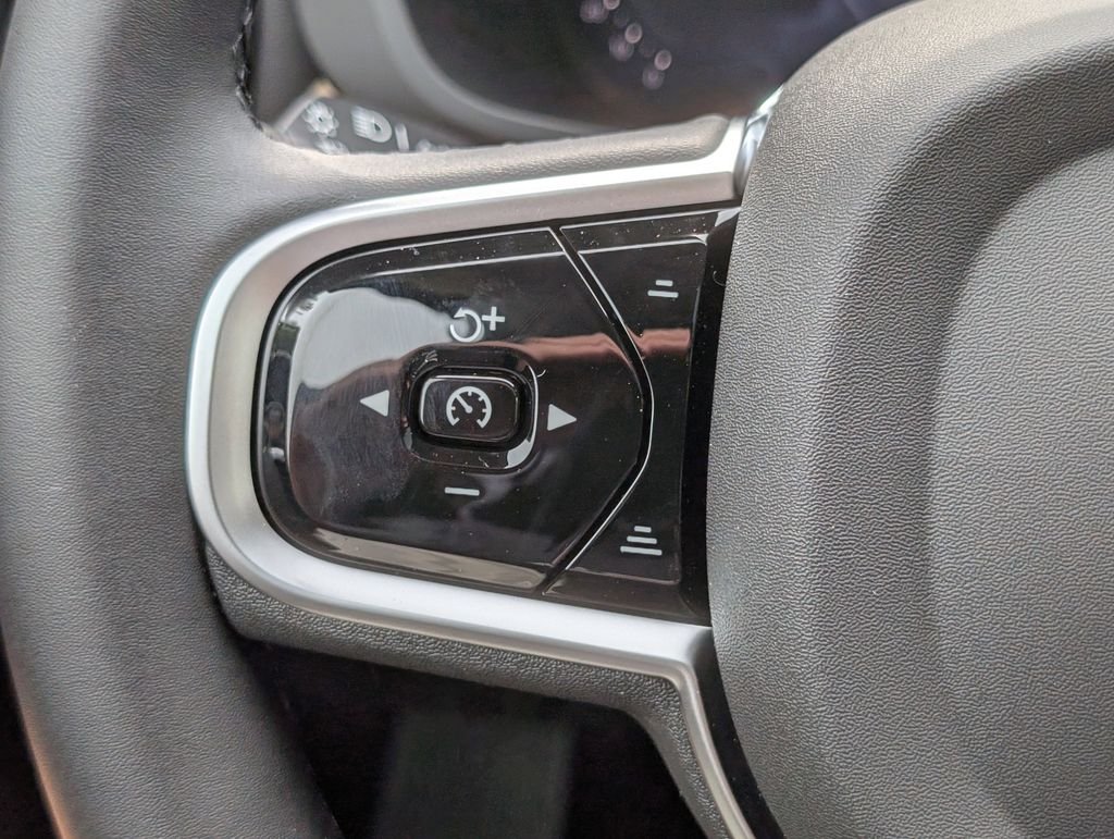 2026 Volvo XC60 Plus - Photo 16
