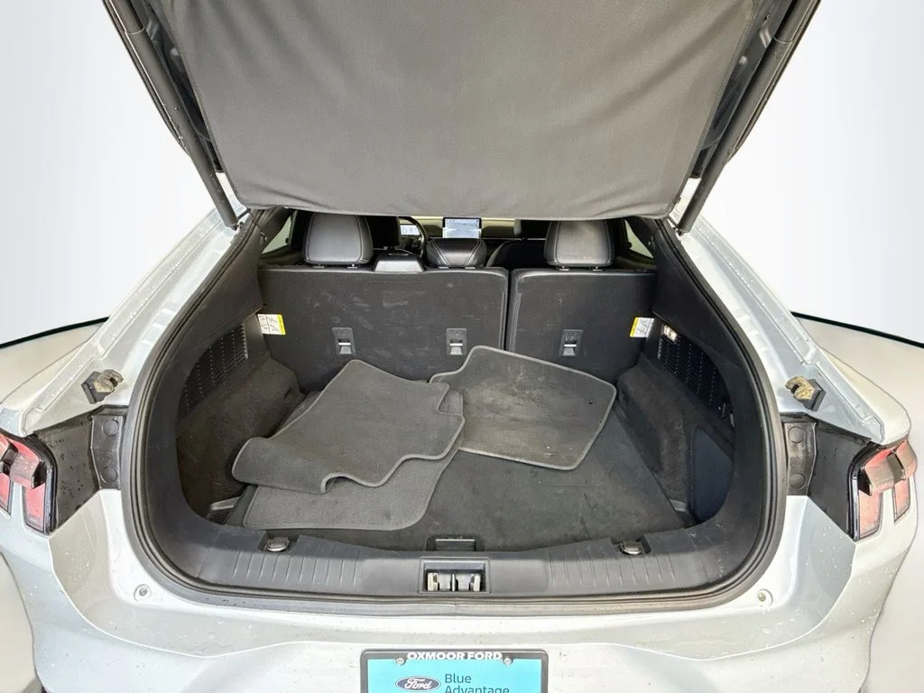 Used 2023 Space White Metallic Ford Premium image 28