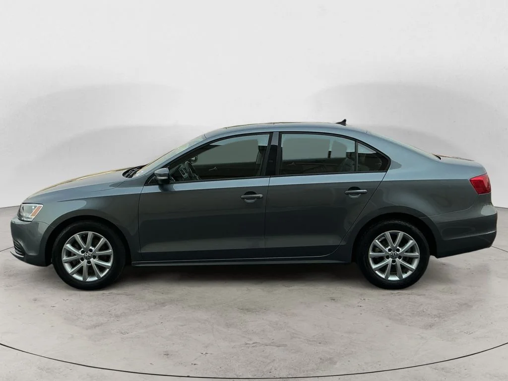 Used 2012 Gray Volkswagen 2.5L SE image 8