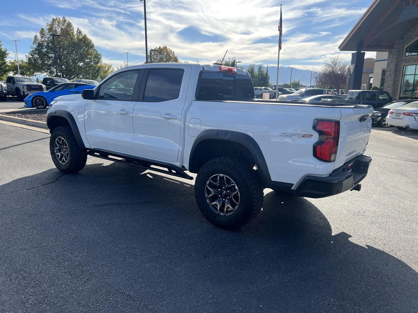2024 Chevrolet Colorado ZR2 - Photo 11